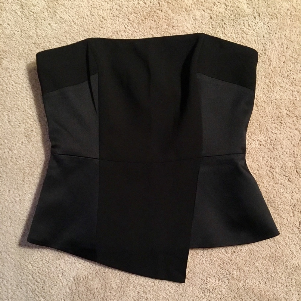 White House Black Market Black Strapless top. Sz 6